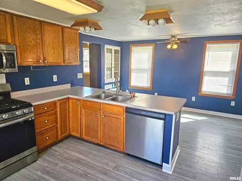 218 S Broad St, Lacon, IL 61540 photo 21