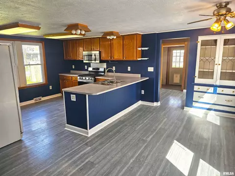 218 S Broad St, Lacon, IL 61540 photo 15