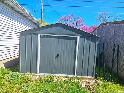 218 S Broad St, Lacon, IL 61540 photo 40