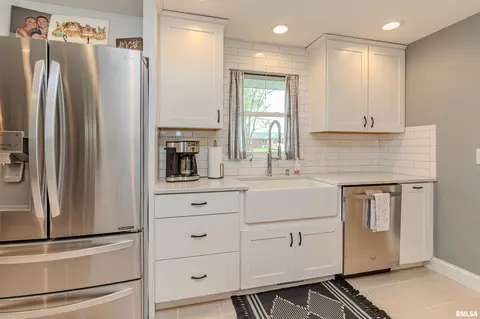 Kitchen - 1014 E Madison St, Morton, IL 61550 photo 3 of 5
