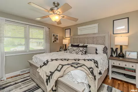 Bedroom - 1014 E Madison St, Morton, IL 61550 photo 4 of 12