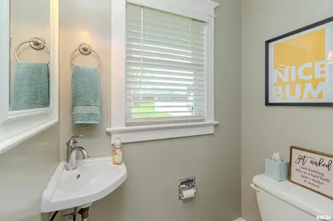 Bath - 1014 E Madison St, Morton, IL 61550 photo 1 of 6