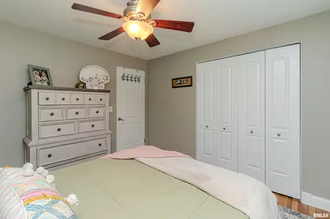 Bedroom - 1014 E Madison St, Morton, IL 61550 photo 3 of 12