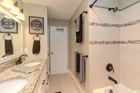 Bath - 1014 E Madison St, Morton, IL 61550 photo 2 of 6