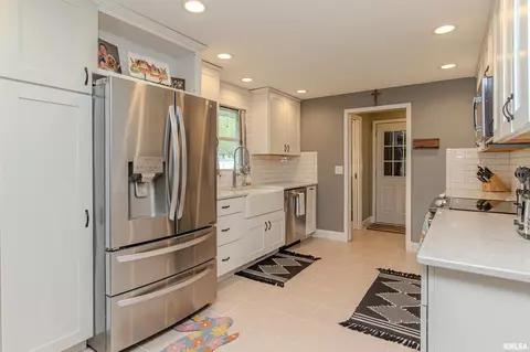 Kitchen - 1014 E Madison St, Morton, IL 61550 photo 1 of 5