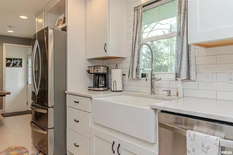 Kitchen - 1014 E Madison St, Morton, IL 61550 photo 5 of 5