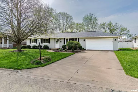 1014 E Madison St, Morton, IL 61550