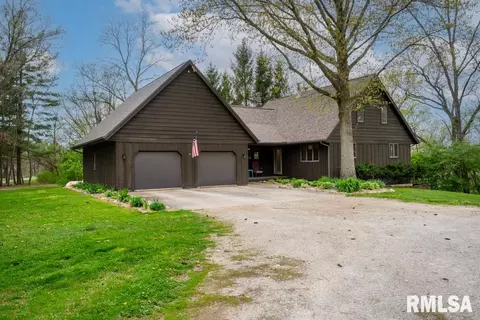 802 Partridge Point Rd, Metamora, IL 61548