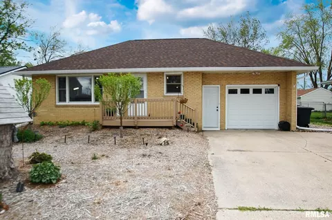 106 Carroll St, East Peoria, IL 61611