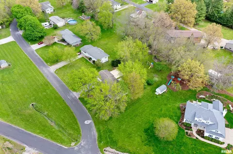 View/Area - 1013 Brookline Dr, Eureka, IL 61530 photo 4 of 5