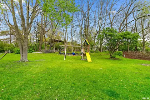 View/Area - 1013 Brookline Dr, Eureka, IL 61530 photo 5 of 5