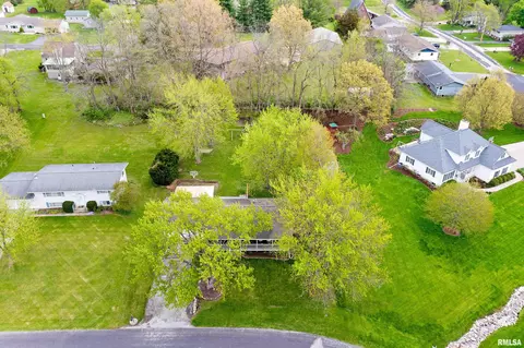 View/Area - 1013 Brookline Dr, Eureka, IL 61530 photo 1 of 5