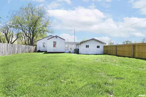 Exterior - 705 E Tripp Ave, Peoria, IL 61603 photo 3 of 3