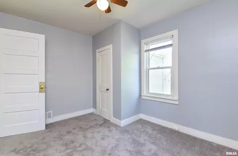 Bedroom - 705 E Tripp Ave, Peoria, IL 61603 photo 2 of 3