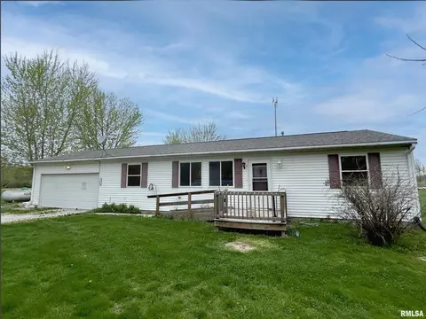 834 Columbia Rd, Washburn, IL 61570