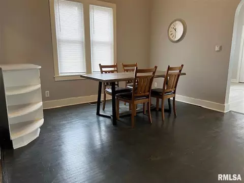 637 N Johnson St, Macomb, IL 61455 photo 8