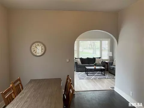 637 N Johnson St, Macomb, IL 61455 photo 7