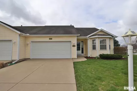 10803 N David Ct, Peoria, IL 61615