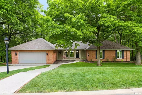 4015 N Harvard Ave, Peoria, IL 61614