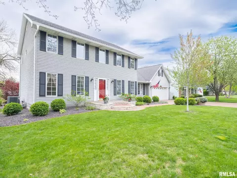 6701 N Chateau Pl, Peoria, IL 61615