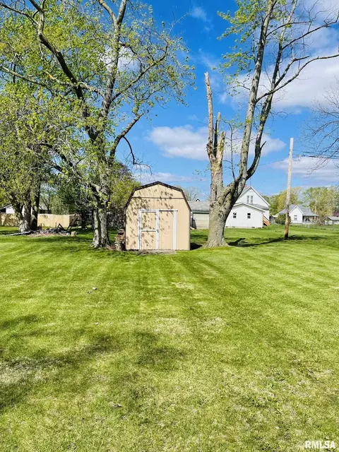 928 S 2nd Ave, Canton, IL 61520 photo 13