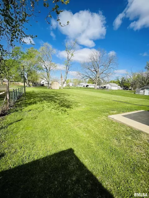 928 S 2nd Ave, Canton, IL 61520 photo 14
