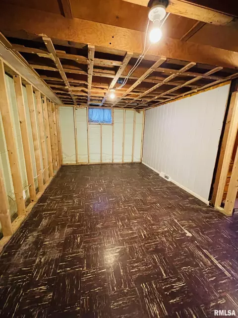 928 S 2nd Ave, Canton, IL 61520 photo 8