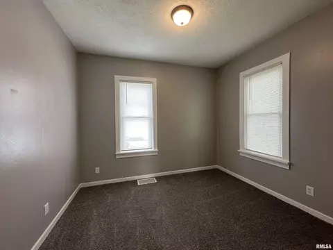 801 E Murray St, Macomb, IL 61455 photo 13