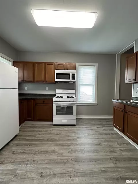 801 E Murray St, Macomb, IL 61455 photo 6