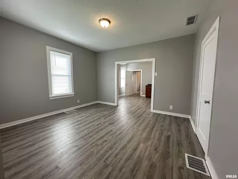 801 E Murray St, Macomb, IL 61455 photo 3