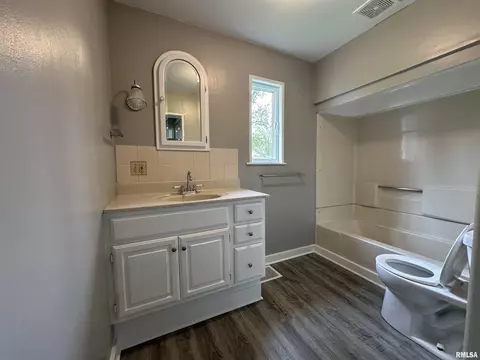 801 E Murray St, Macomb, IL 61455 photo 12