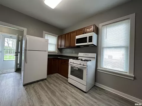 801 E Murray St, Macomb, IL 61455 photo 7