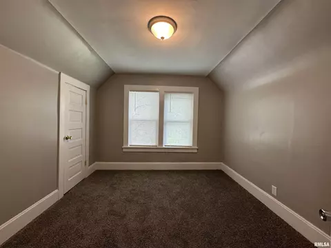 801 E Murray St, Macomb, IL 61455 photo 11
