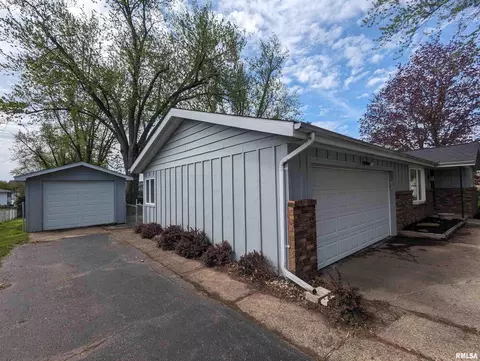 Exterior - 2274 Robin Rd, Washington, IL 61571 photo 8 of 15