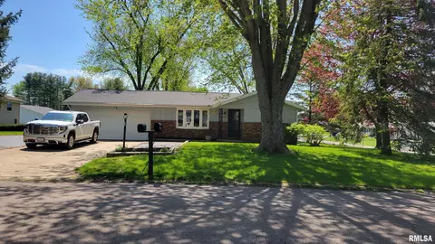 2274 Robin Rd, Washington, IL 61571