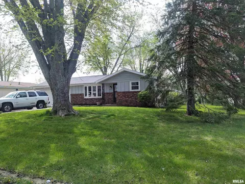 Exterior - 2274 Robin Rd, Washington, IL 61571 photo 4 of 15