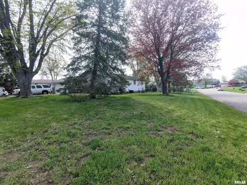 Exterior - 2274 Robin Rd, Washington, IL 61571 photo 13 of 15