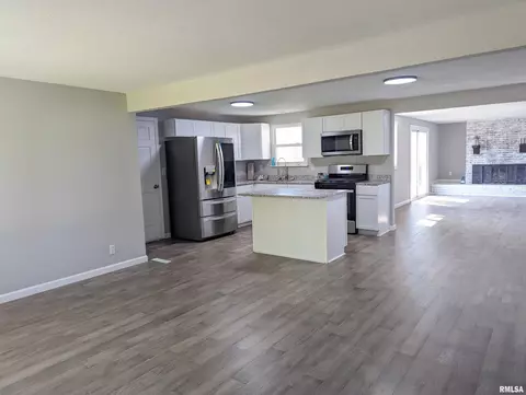 Kitchen - 2274 Robin Rd, Washington, IL 61571 photo 1 of 9
