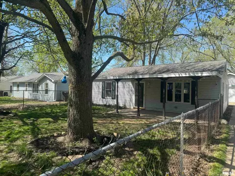 113 Florida Ave, Washington, IL 61571