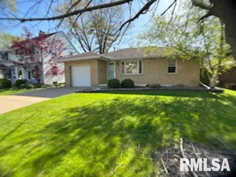 3116 N Bigelow St, Peoria, IL 61604