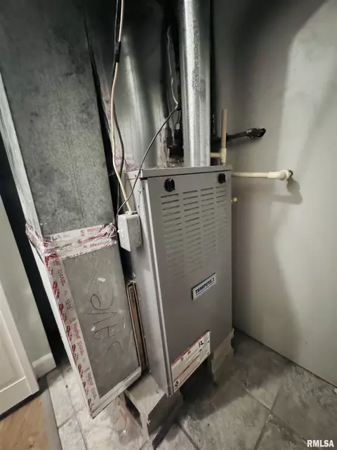 Other - 623 S Clay St, Macomb, IL 61455 photo 3 of 4