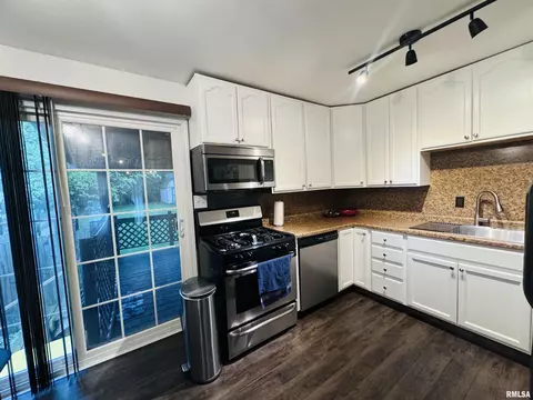 Kitchen - 623 S Clay St, Macomb, IL 61455 photo 4 of 4
