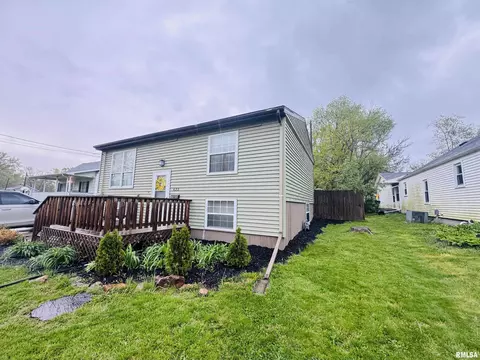Exterior - 623 S Clay St, Macomb, IL 61455 photo 7 of 12