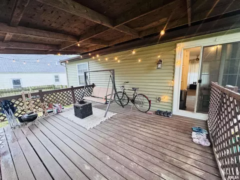 Exterior - 623 S Clay St, Macomb, IL 61455 photo 11 of 12