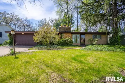 3010 W Westport Rd, Peoria, IL 61615