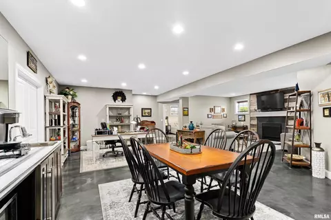 Dining - 3 Olivia Ct, Metamora, IL 61548 photo 5 of 6