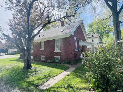 216 E Pierce St, Macomb, IL 61455 photo 30