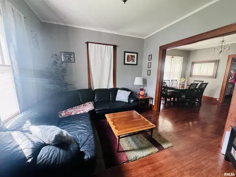 216 E Pierce St, Macomb, IL 61455 photo 4