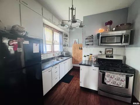 216 E Pierce St, Macomb, IL 61455 photo 11