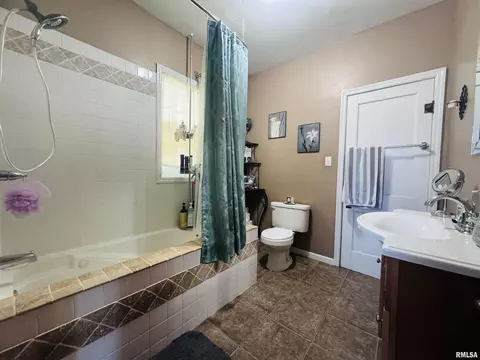 216 E Pierce St, Macomb, IL 61455 photo 19